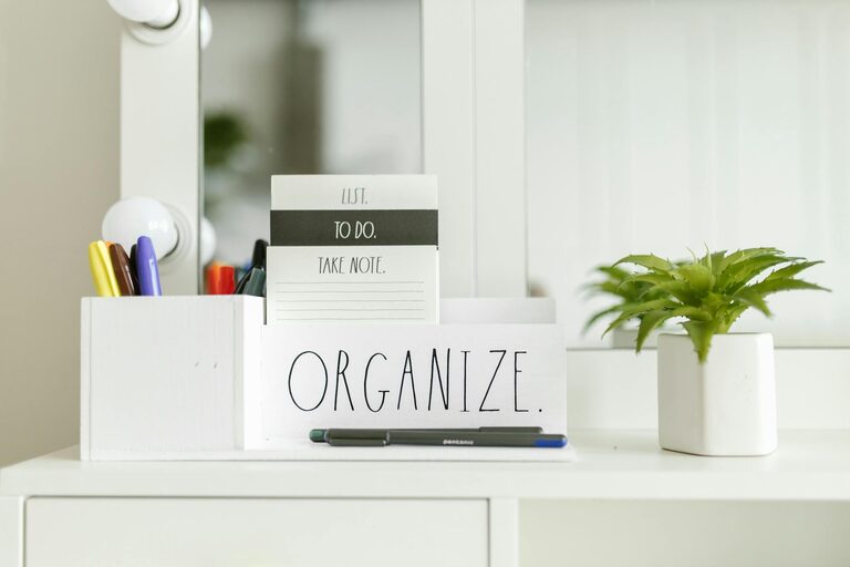 Consejos prácticos para mejorar la organización del hogar y aumentar la productividad diaria